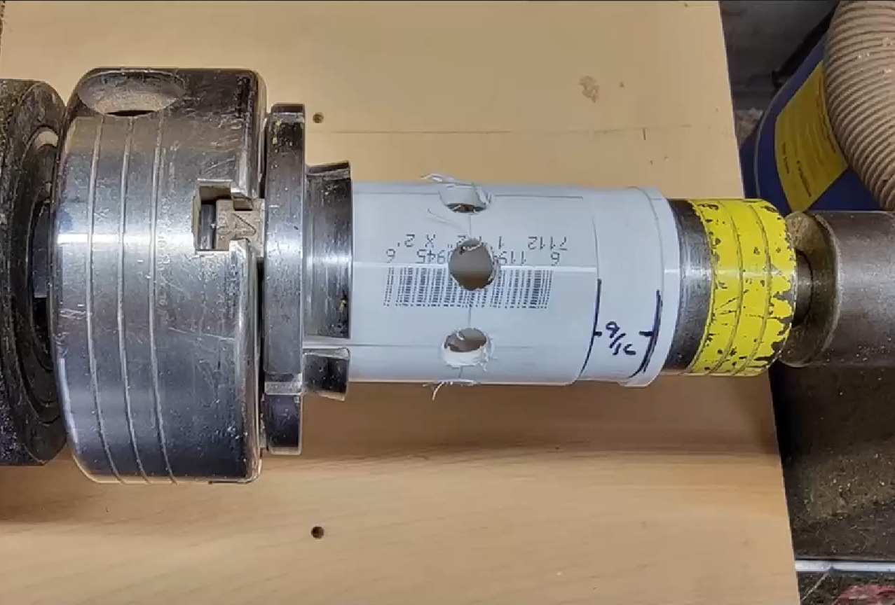 Groove for the pipe clamp