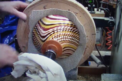 Bowl with segmented pattern