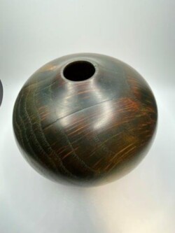 Hollow form by Gonzalo Delacruz